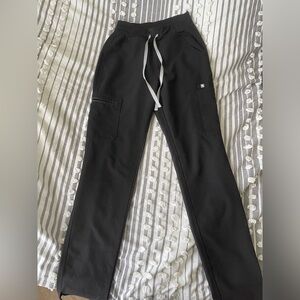 FIGS YOLA SIZE XS BLACK very good condition